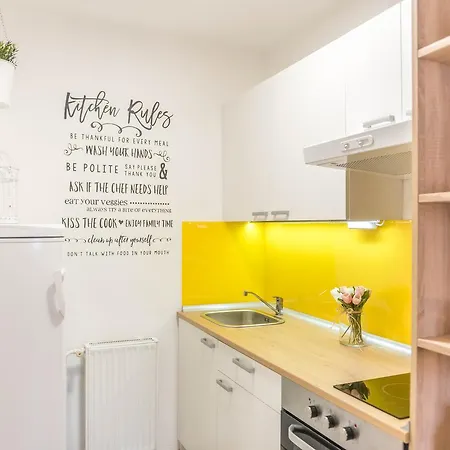 Apartment M7 *